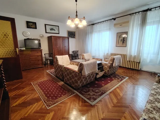 Kiadó ház Hódmezővásárhely 160 nm