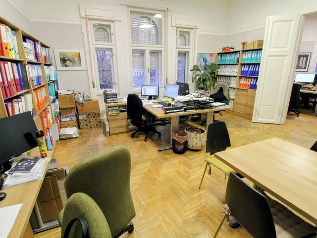 Eladó kereskedelmi és ipari ingatlan Szeged, Belváros 124 nm