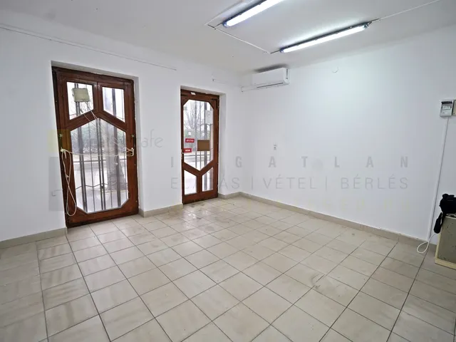 Kiadó kereskedelmi és ipari ingatlan Szeged, Belváros 35 nm