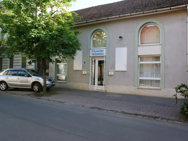 Eladó kereskedelmi és ipari ingatlan Szeged, Belváros 103 nm