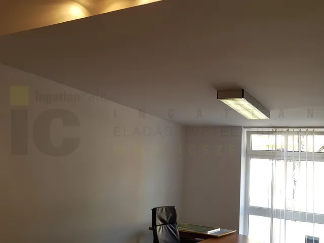 Eladó kereskedelmi és ipari ingatlan Szeged, Belváros, Földváry utca 103 nm