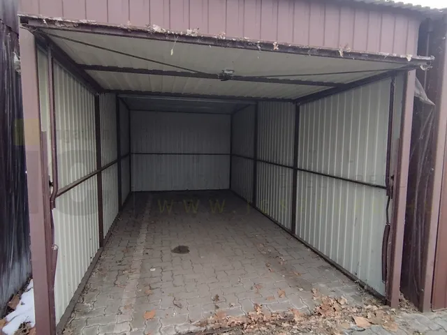 Eladó garázs Szeged 141 nm