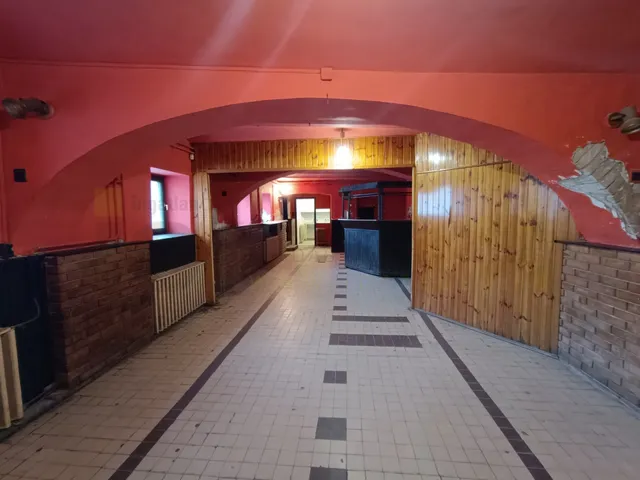 Kiadó kereskedelmi és ipari ingatlan Szeged, Móraváros, Gólya utca 116 nm