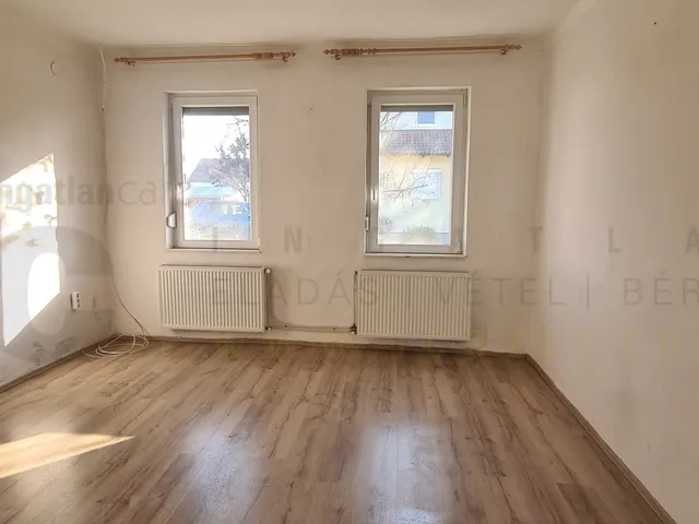 Eladó ház Szeged 42 nm