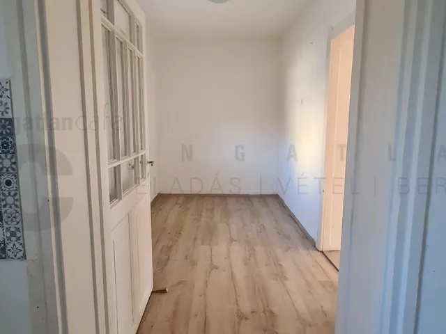 Eladó ház Szeged 42 nm