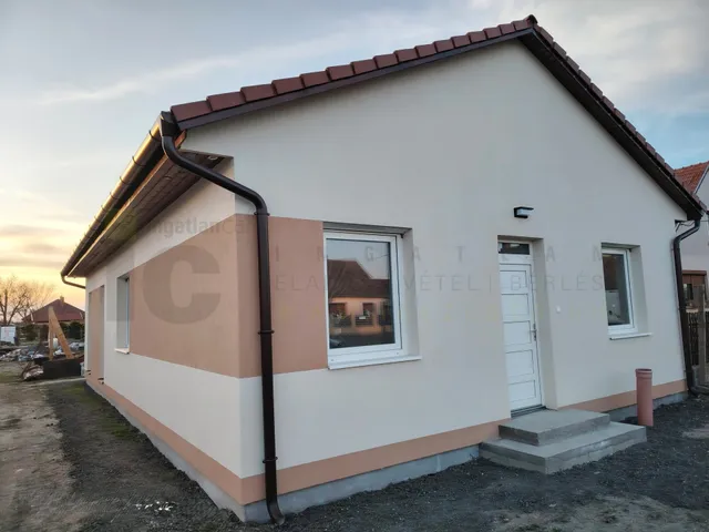 Eladó ház Balástya 95 nm