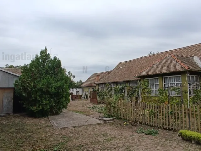 Eladó telek Hódmezővásárhely 1019 nm