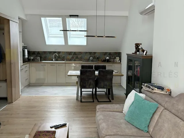 Kiadó lakás Szeged, Belváros, Móra utca 65 nm