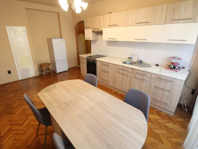 Eladó lakás Szeged, Belváros, Párizsi körút 46 nm