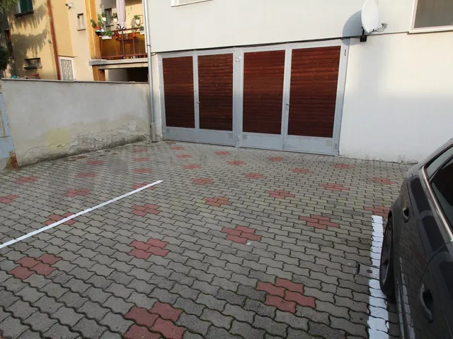 Eladó garázs Szeged, Felsőváros, Bihari utca 25 nm