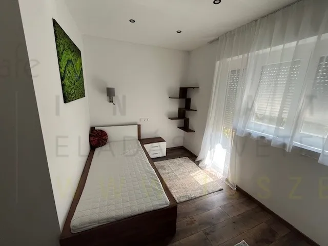 Eladó lakás Szeged, Belváros, Szentháromság utca 42 nm