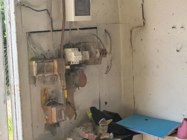 Kiadó kereskedelmi és ipari ingatlan Szeged, Baktó 25 nm