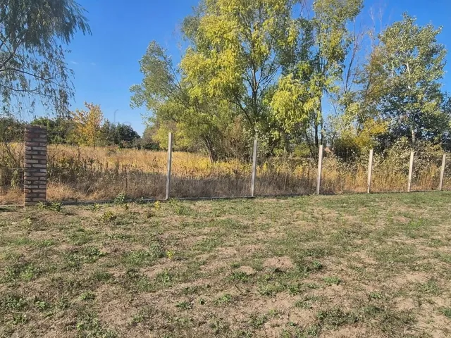 Eladó telek Bordány 1200 nm