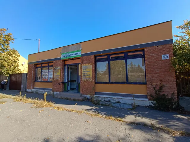 Eladó kereskedelmi és ipari ingatlan Szeged, Tápé 80 nm