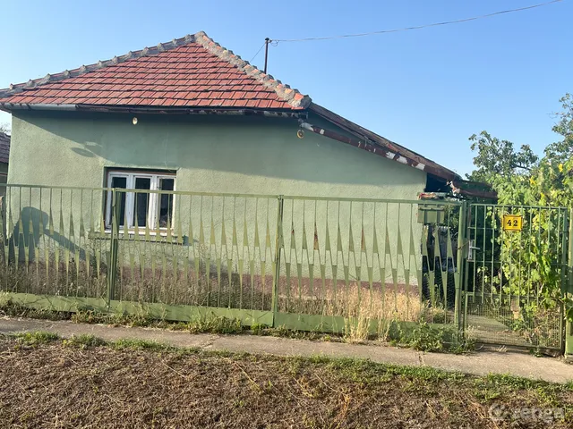 Eladó ház Tiszaföldvár 65 nm