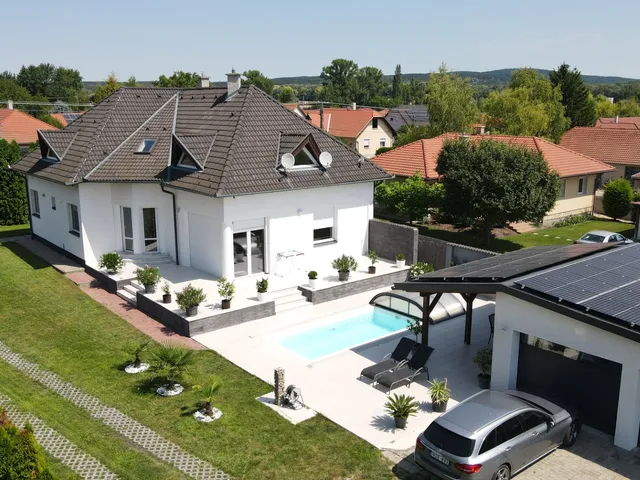 Eladó ház Pákozd 230 nm