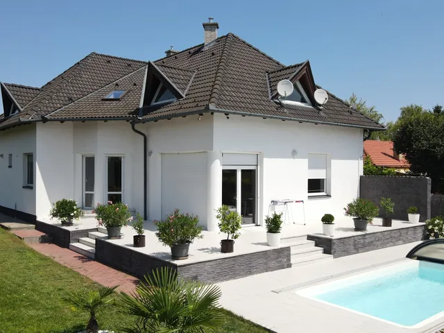 Eladó ház Pákozd 230 nm