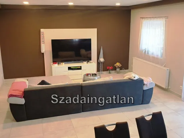 Eladó ház Szada 194 nm