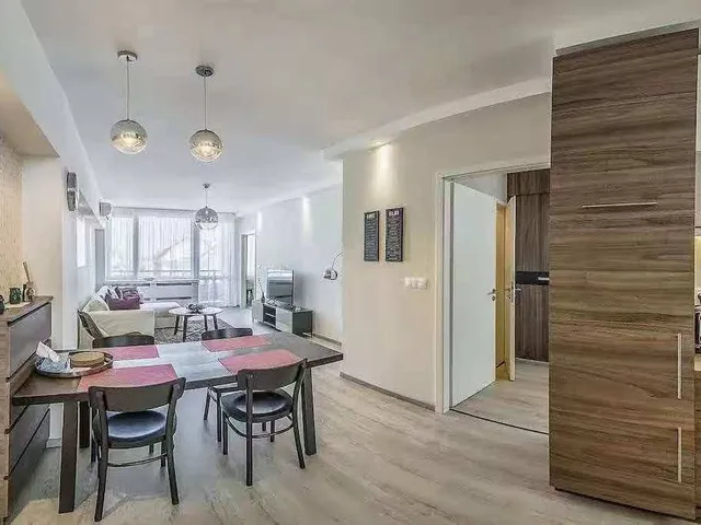 Eladó lakás Budapest VI. kerület, Nagykörúton belüli terület, Liszt Ferenc tèr 9. 66 nm