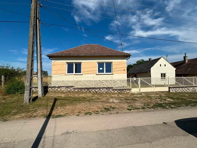 Eladó ház Döbrököz 82 nm
