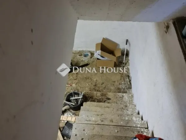 Eladó ház Vál 75 nm