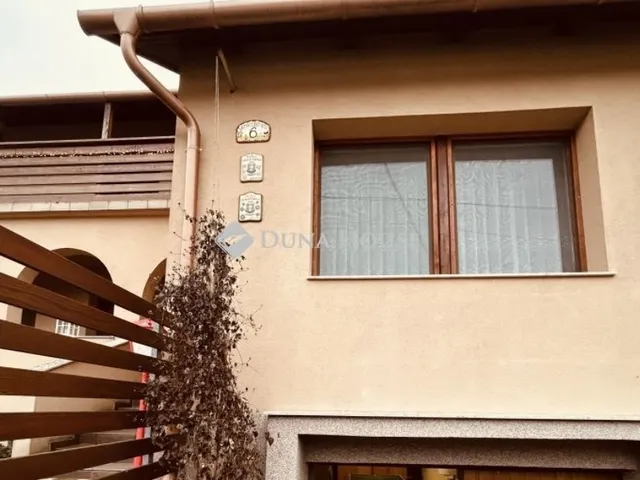 Eladó ház Felcsút 201 nm