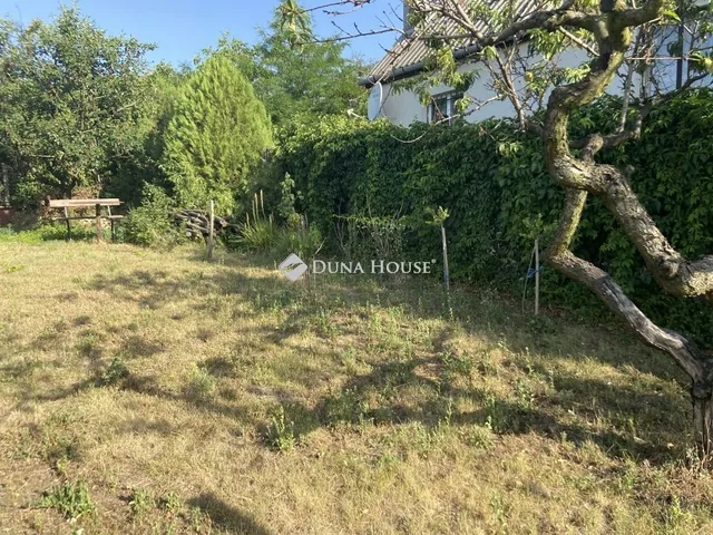 Eladó telek Tárnok 750 nm