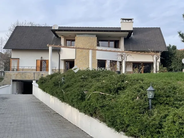 Eladó ház Telki 348 nm