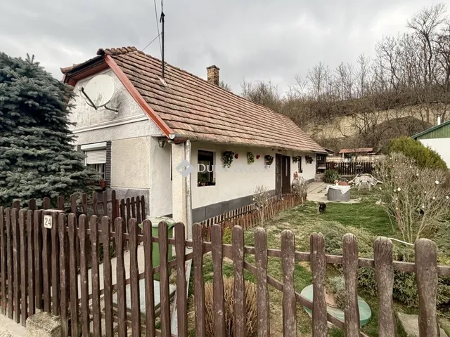 Eladó ház Vértesacsa 50 nm