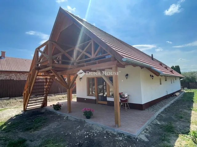 Eladó mezőgazdasági ingatlan Vál 160 nm