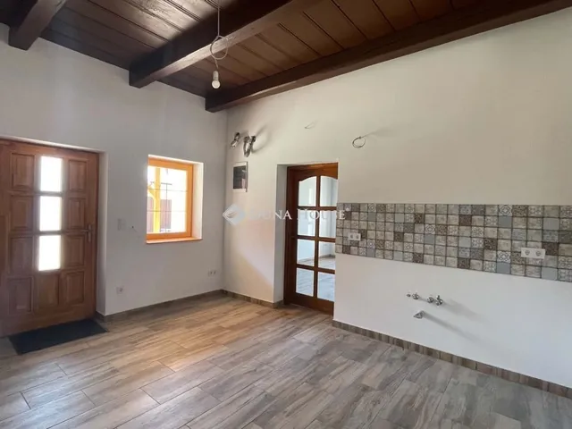 Eladó mezőgazdasági ingatlan Vál 160 nm