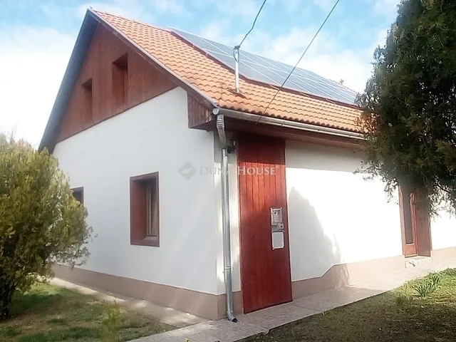 Eladó ház Kulcs 166 nm