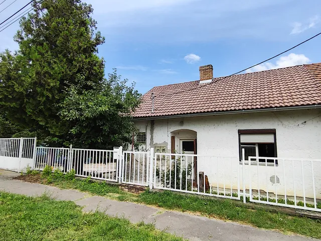 Eladó ház Szekszárd, Alsóváros 90 nm