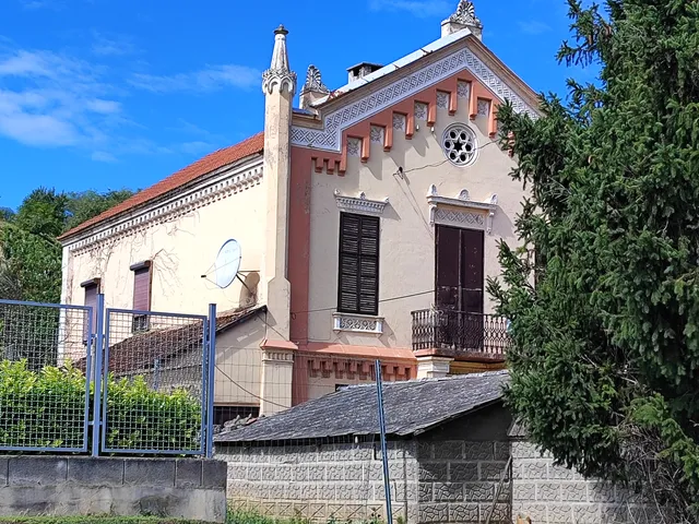 Eladó ház Szekszárd, Miklósváros, Bor utca 8 240 nm