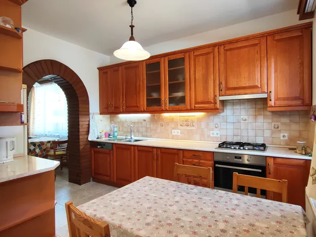 Eladó ház Szekszárd, Csatár, Kerámia utca 147 nm