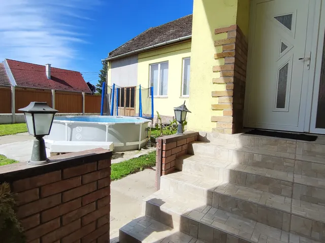 Eladó ház Őcsény, Mátyás király utca 130 nm