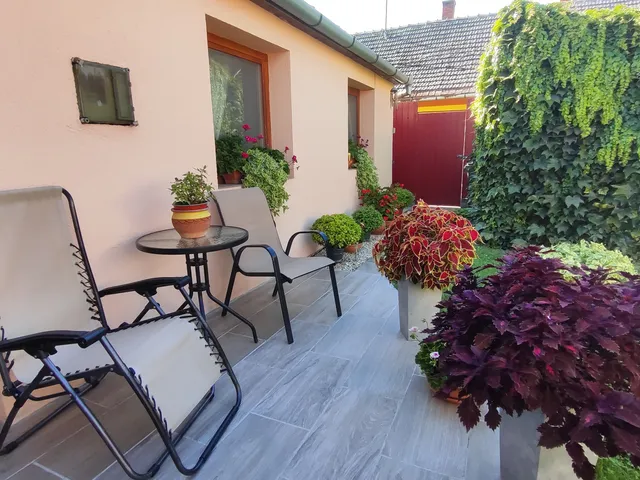 Eladó ház Tolna, Magaspart 83 nm