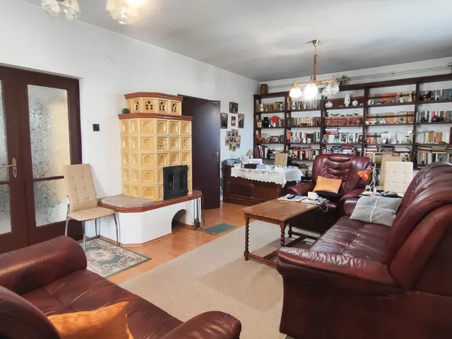 Eladó ház Szekszárd, Csatár, Otthon utca 195 nm