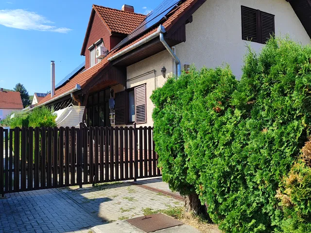 Eladó ház Szekszárd, Csatár 195 nm