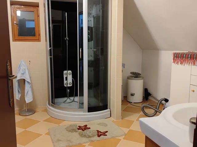 Eladó ház Szekszárd, Csatár 195 nm