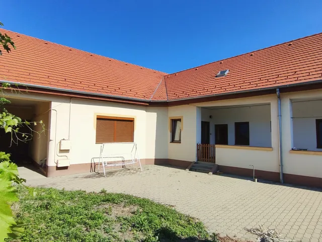 Eladó ház Szekszárd 144 nm