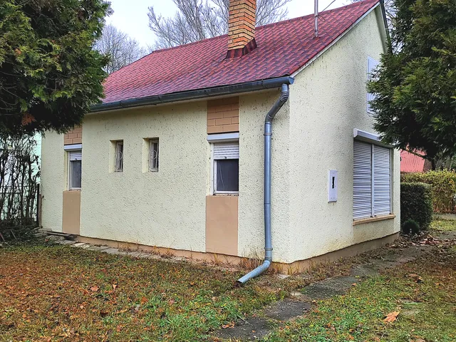 Eladó üdülő és hétvégi ház Fadd 30 nm