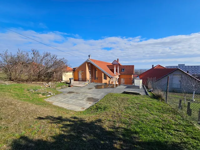 Eladó ház Szekszárd, Bottyánhegy, Ezerjó 250 nm