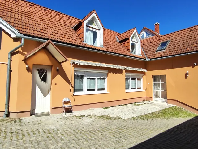 Eladó ház Szekszárd, Bottyánhegy, Ezerjó 250 nm