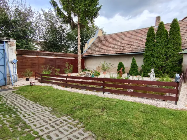 Eladó ház Tolna, Bajcsy Zs 140 nm