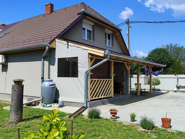 Eladó ház Tolna, Mözs, Dobó 143 nm