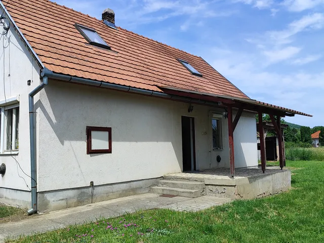 Eladó ház Várdomb 107 nm
