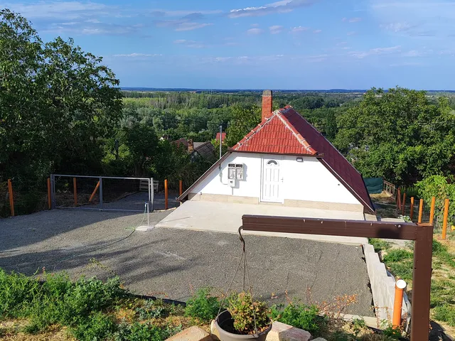 Eladó ház Szekszárd, Palánkihegy, Hárslevelű dűlő 60 nm
