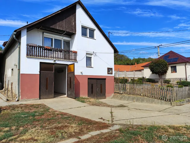 Eladó ház Szekszárd, Szőlőhegy, Szőlő utca 128 nm