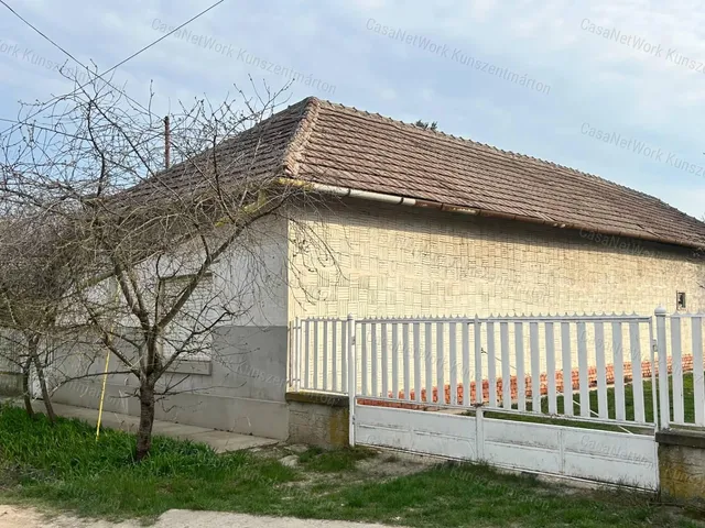 Eladó ház Cibakháza 80 nm